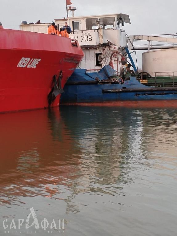 Два судна столкнулись в акватории реки Дон