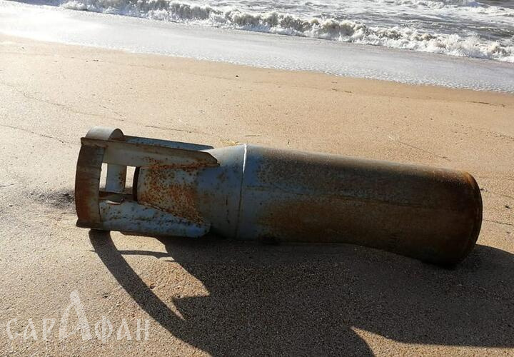 В Анапе на пляж водой вынесло 50-килограммовую авиабомбу