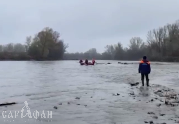 Тело ребенка, пропавшего в реке после падения машины, унесло течением на 15 км